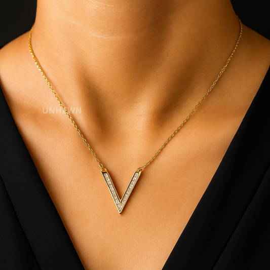 V-Shaped Pendant Necklace