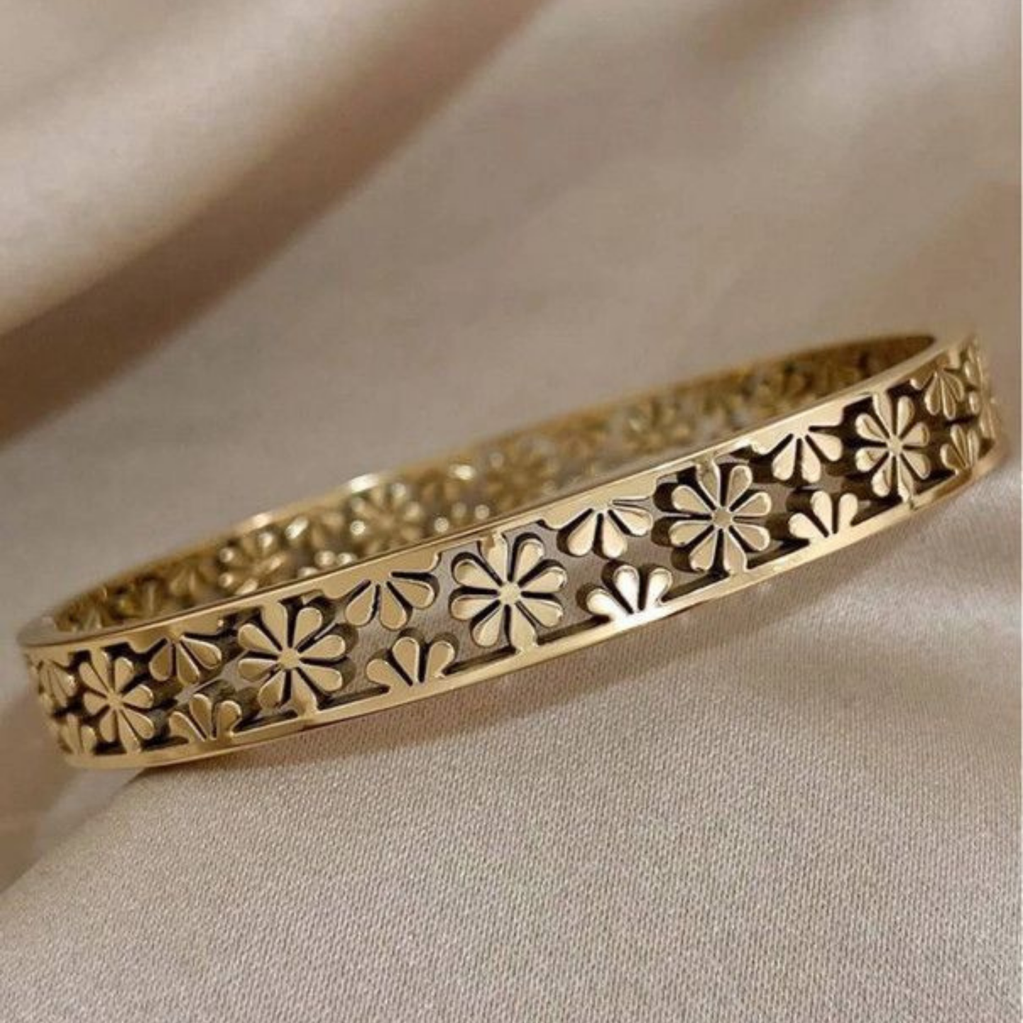 Floral Harmony Gold Bangle