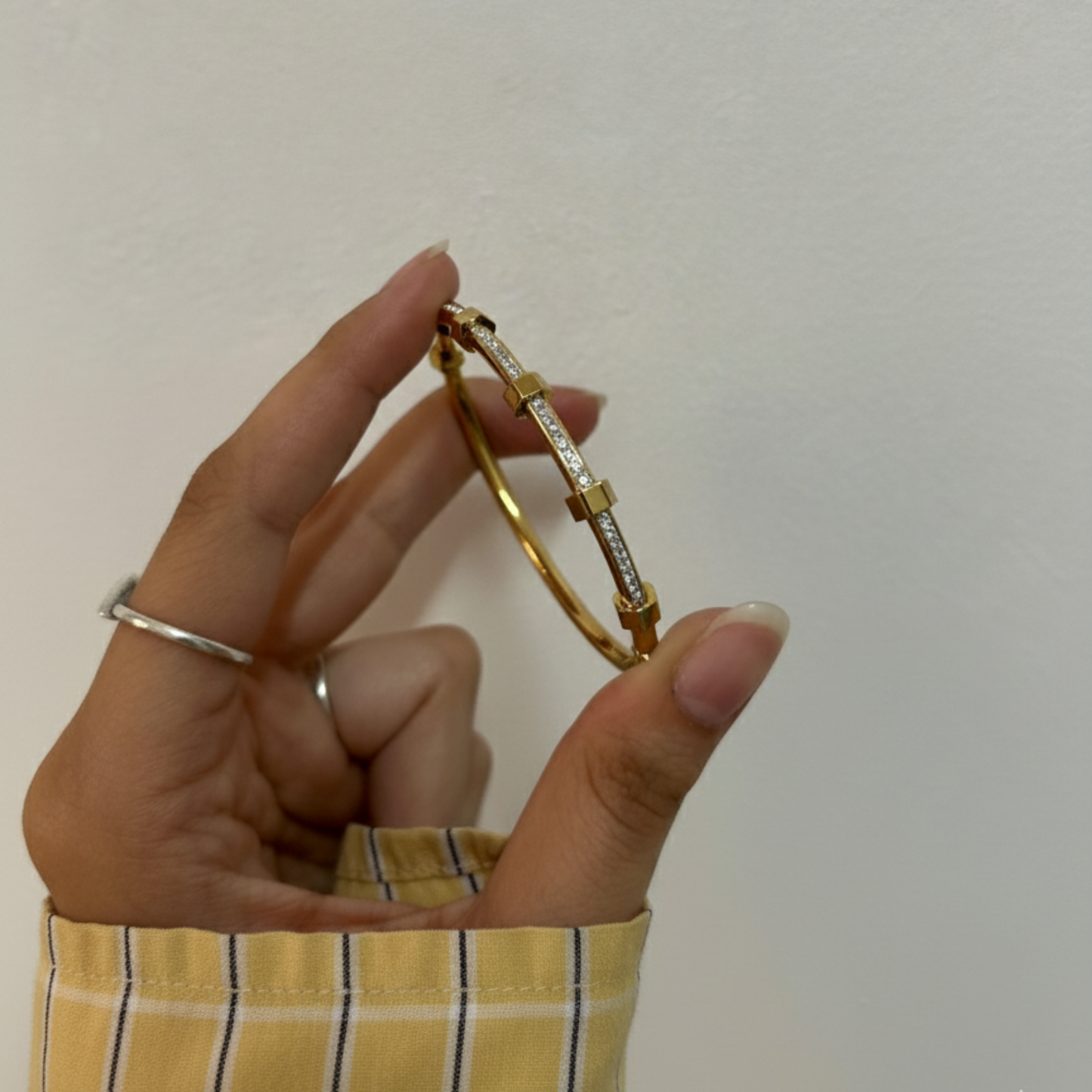Golden Alternating Rhythm Bangle (Small Size)