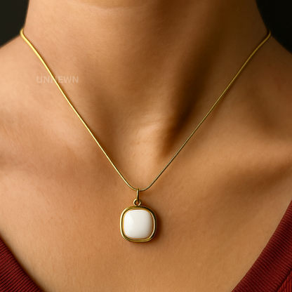 Luna Glow Pendant Necklace