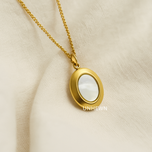 Oval Pendant with Mother of Pearl