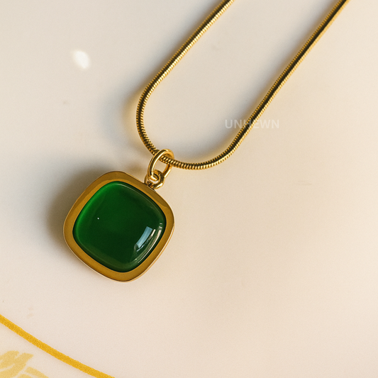 Luna Verde Pendant Necklace
