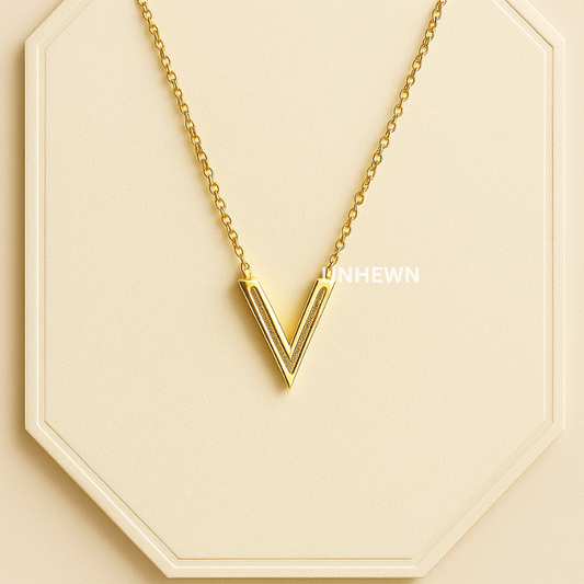 V-Shaped Pendant Necklace