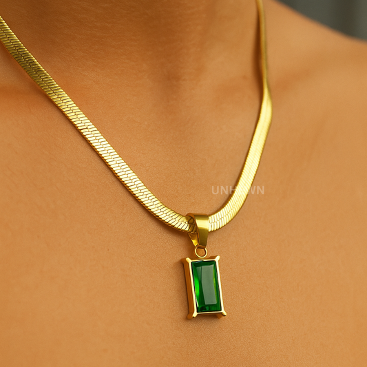 Emerald Radiance Gold Pendant Necklace