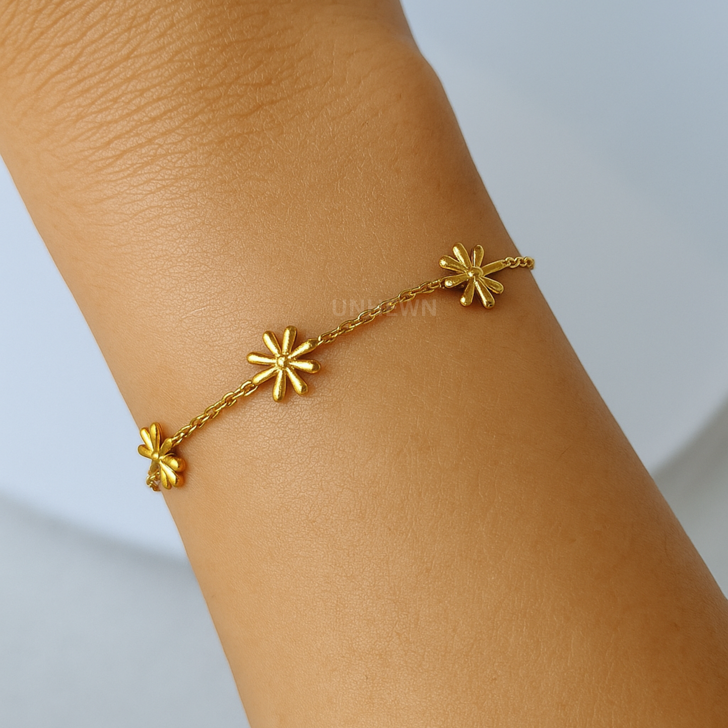 Golden Daisy Chain Bracelet