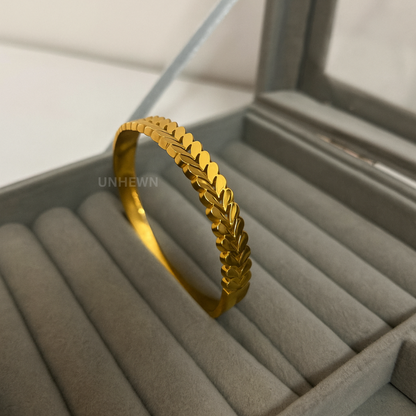 Golden Laurel Leaf Bracelet