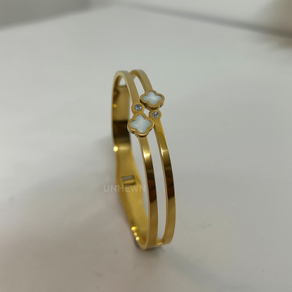Golden Clover Elegance Bracelet