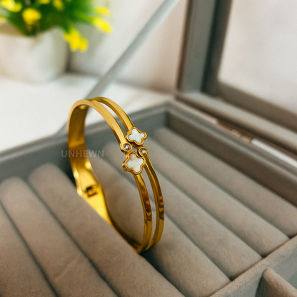 Golden Clover Elegance Bracelet