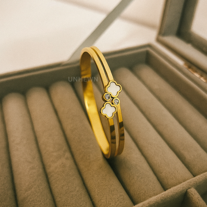 Golden Clover Elegance Bracelet