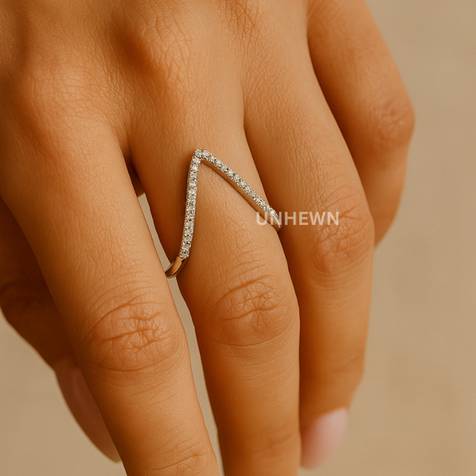 Serif Pavé Ring – V-Cut Design