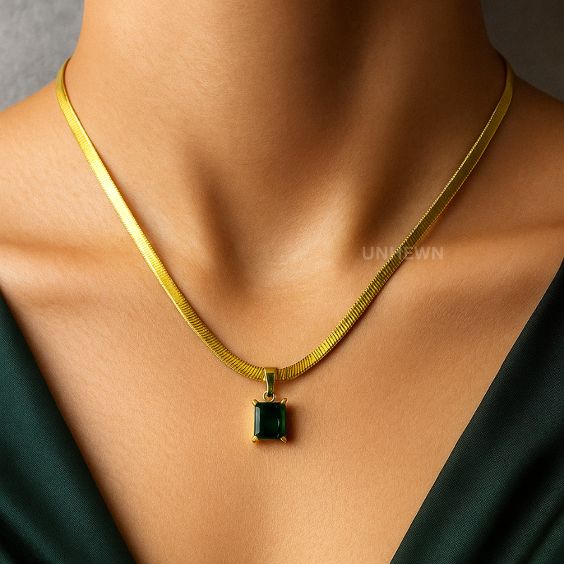 Emerald Radiance Gold Pendant Necklace