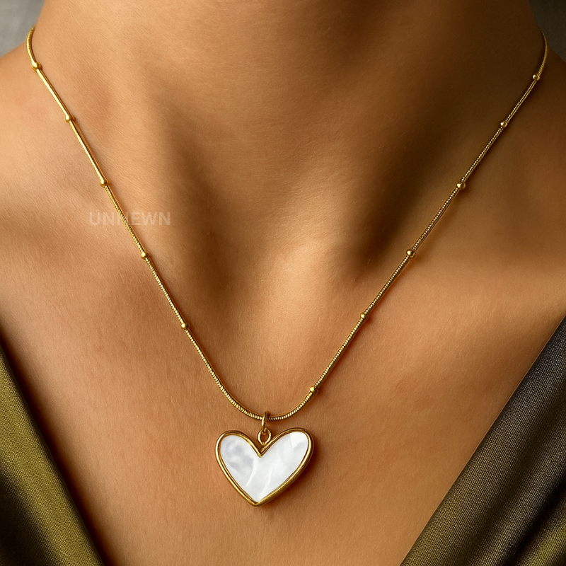 Everheart Pendant Necklace – Mother of Pearl