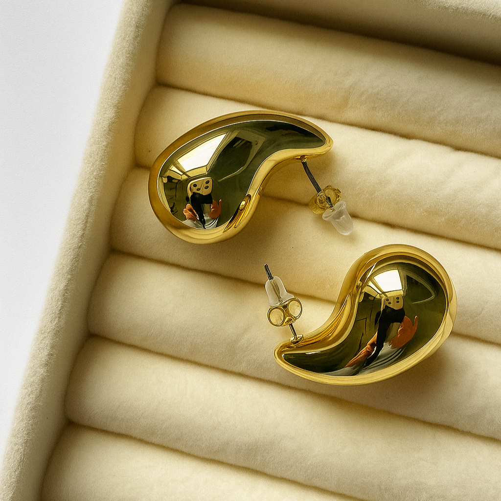 Molten Curve Stud Earrings